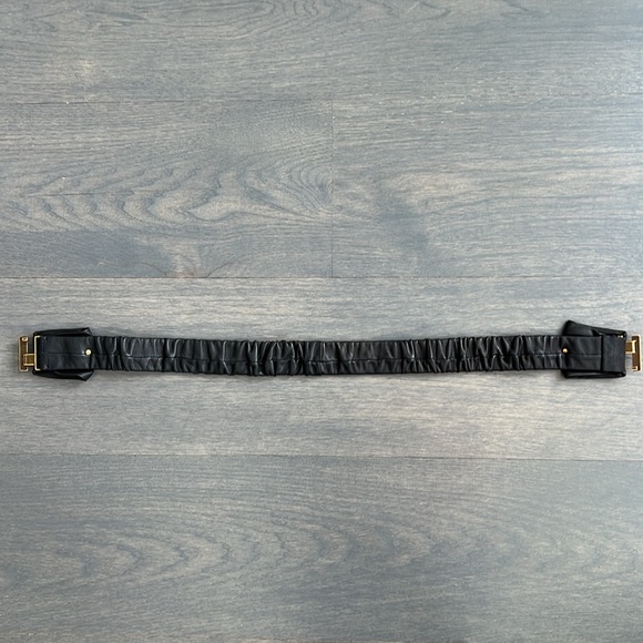 Burberry Prorsum Runway Bow all genuine leather elastic Belt. Small. So Unique! - Picture 3 of 3